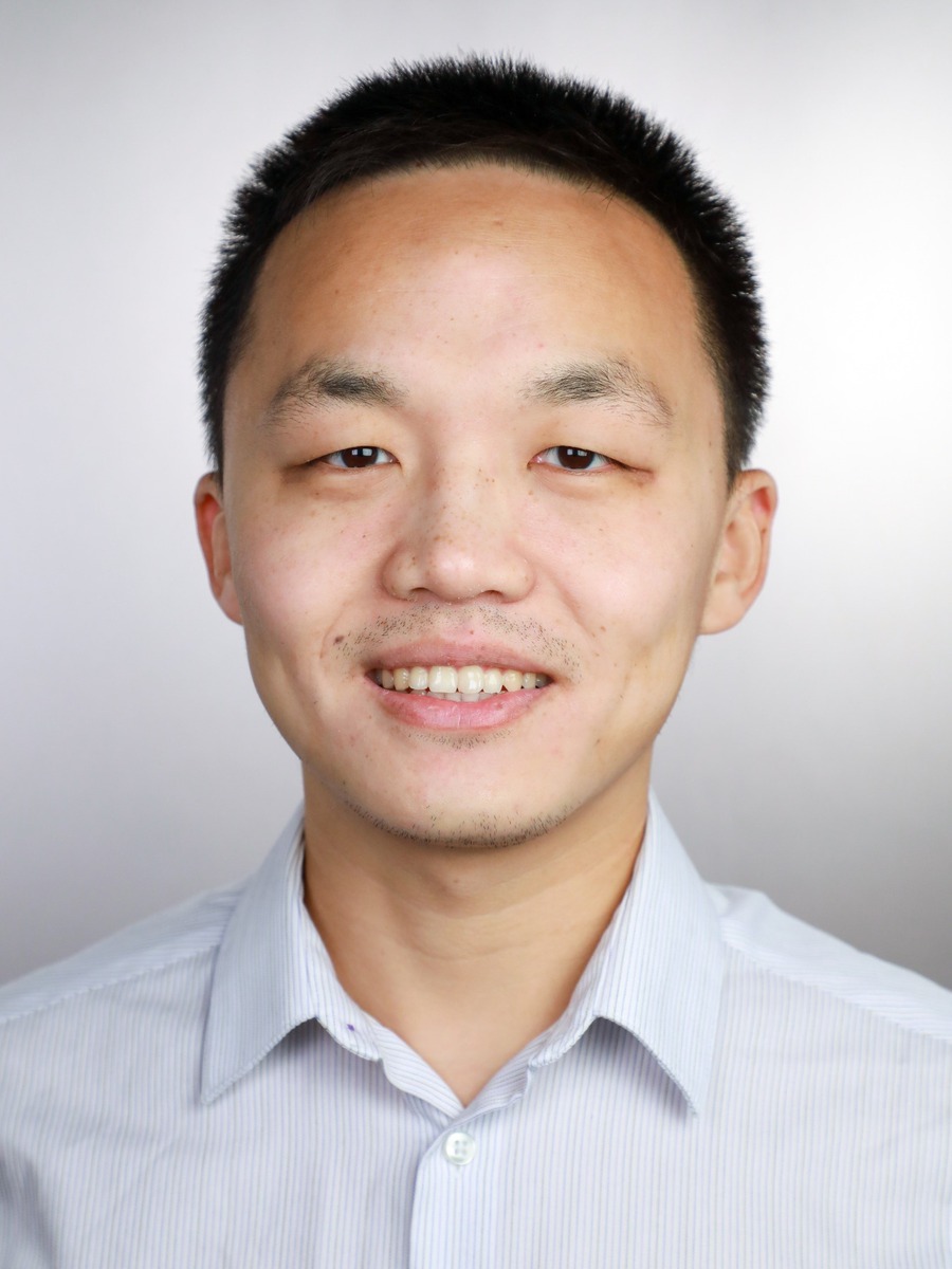 Cheng Zeng headshot