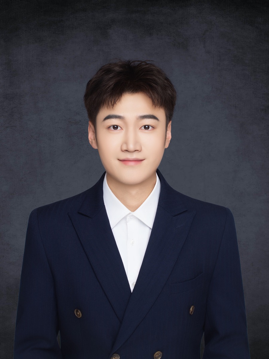 Zhe Li headshot